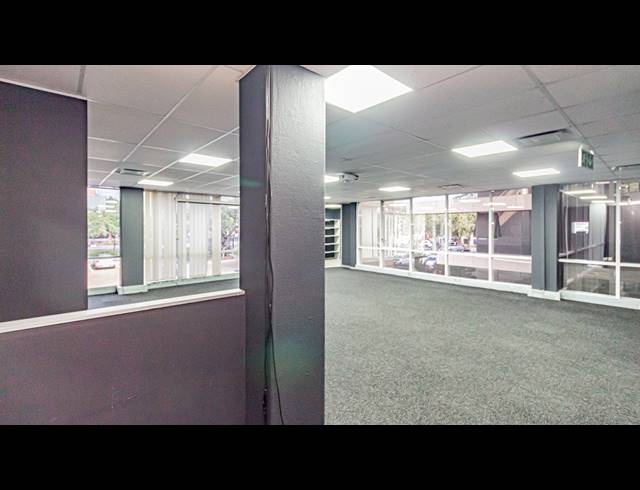242M² OFFICE TO LET IN FERNDALE